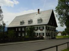 Benefiziatenhaus Oberstdorf: Dacheindeckung mit verzinntem Edelstahl, Uginox FTE