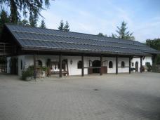 Raum Sonthofen: Reitstall mit Kupfer-Dacheindeckung (nach Herstellung - berits mit verf&auml;rbtem Kupfer)